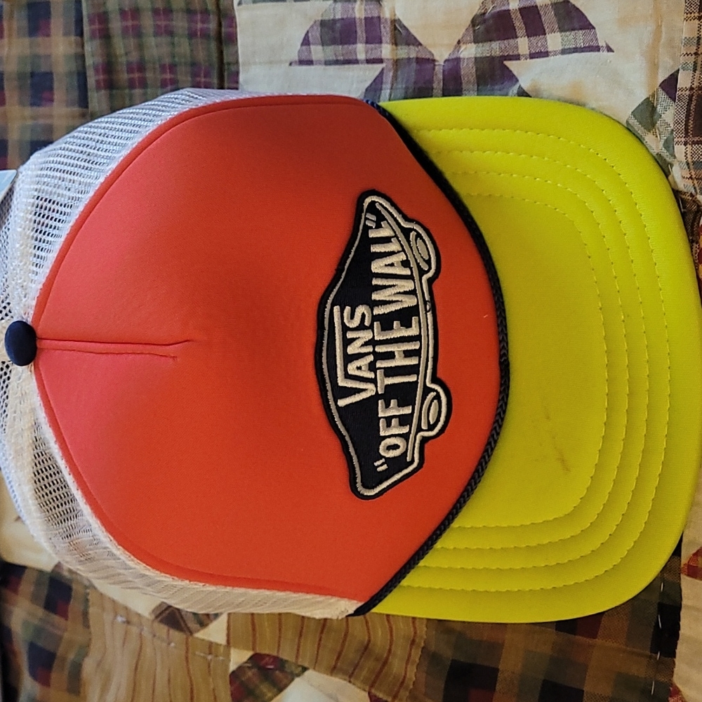 Vans off the wall Trucker hat